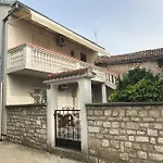 Apartment Max &